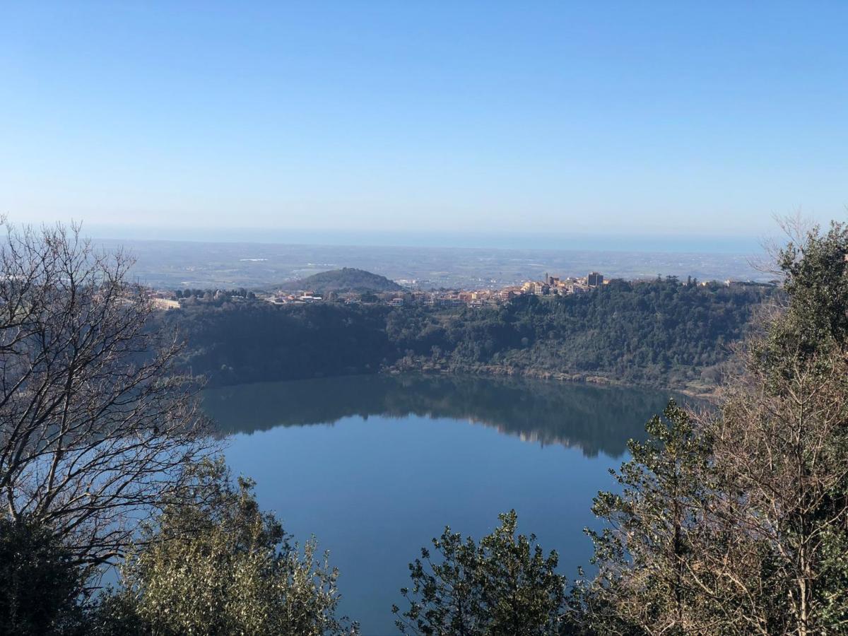 Isola Sul Lago Nemi Exterior foto