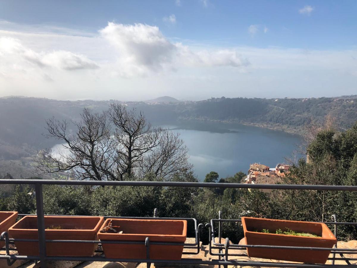 Isola Sul Lago Nemi Exterior foto